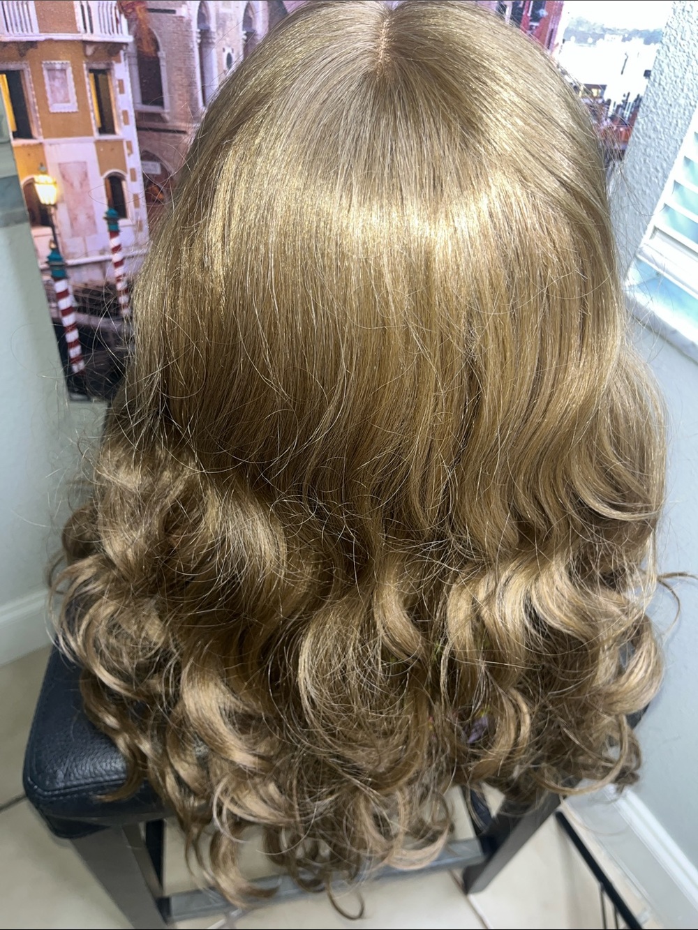 Beautiful dark ash blonde voluminous lace  front - Picture 5 of 8